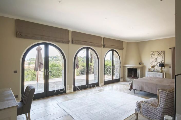 Image No.12-6 Bed House for sale