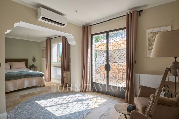 Image No.14-6 Bed House for sale