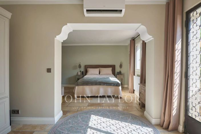 Image No.15-6 Bed House for sale