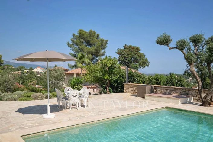 Image No.22-6 Bed House for sale