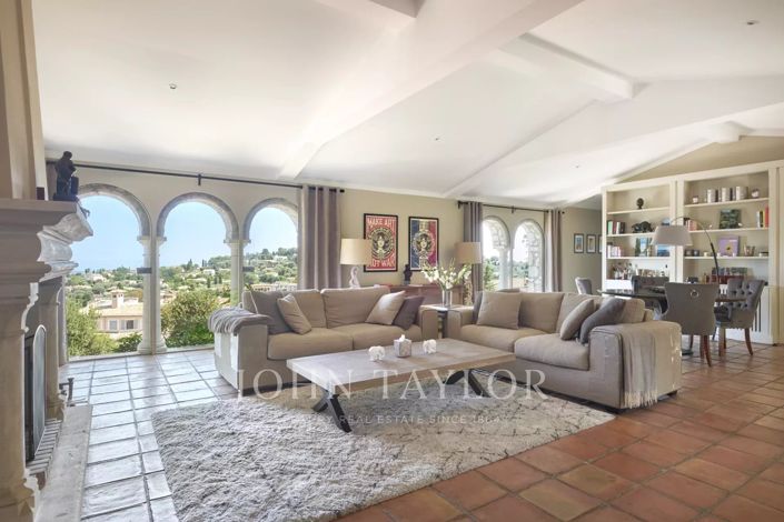 Image No.5-6 Bed House for sale