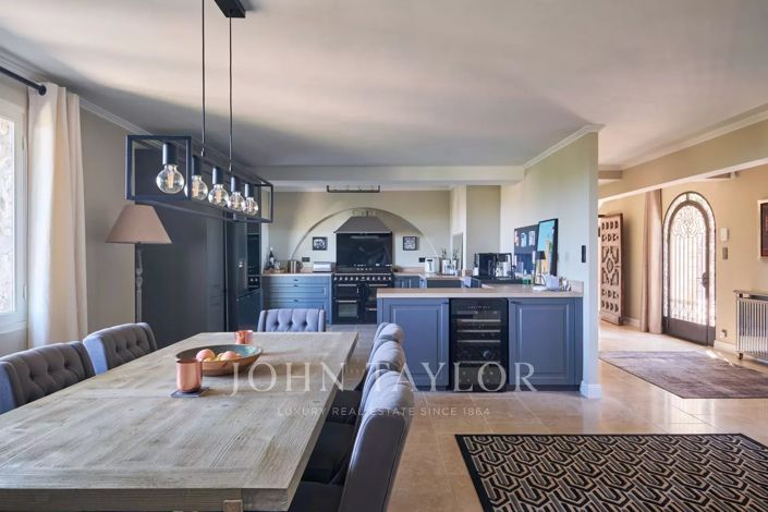 Image No.7-6 Bed House for sale