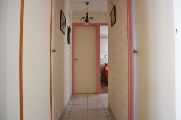 Image No.10-2 Bed House for sale
