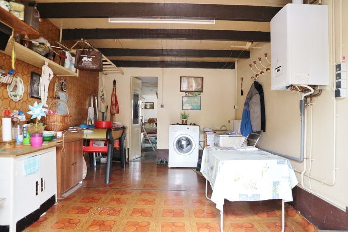 Image No.12-2 Bed House for sale