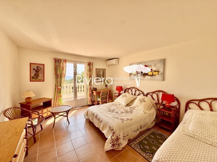 Image No.21-4 Bed House for sale