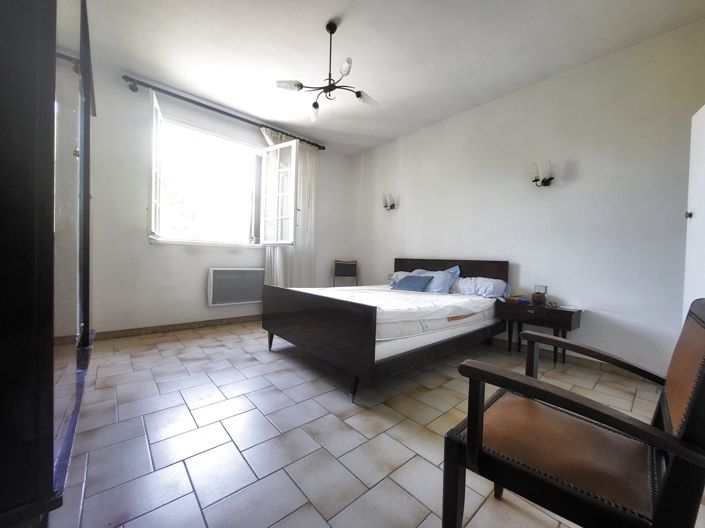 Image No.10-5 Bed House for sale
