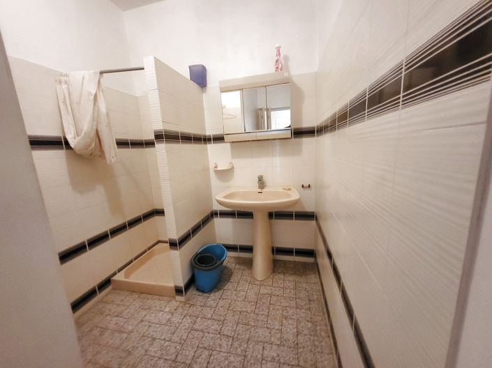 Image No.11-5 Bed House for sale