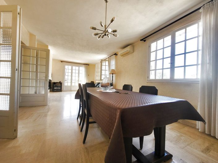 Image No.2-5 Bed House for sale
