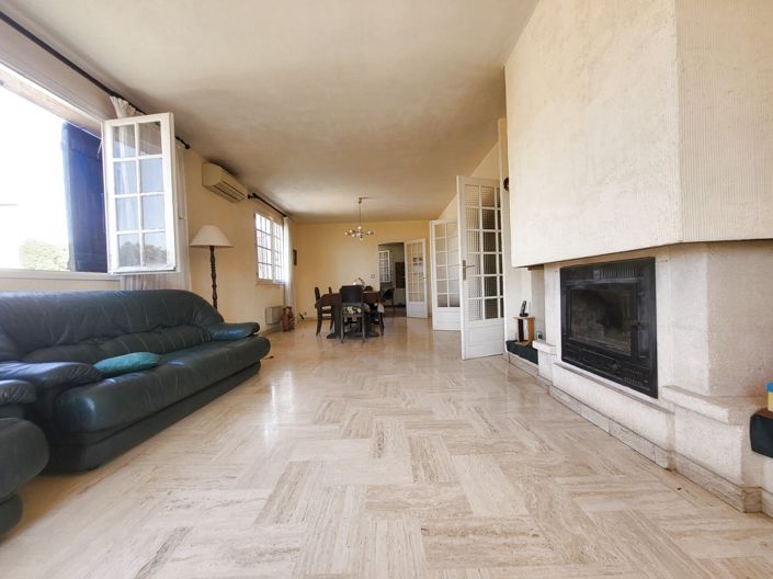 Image No.3-5 Bed House for sale