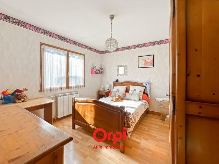 Image No.11-5 Bed House for sale