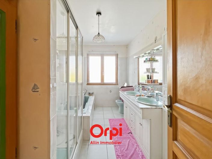 Image No.13-5 Bed House for sale