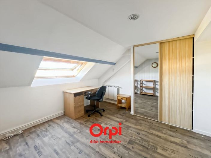 Image No.17-5 Bed House for sale