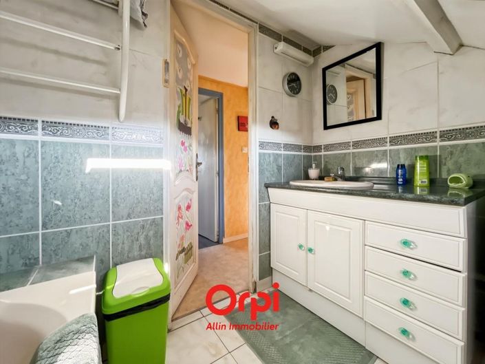 Image No.19-5 Bed House for sale