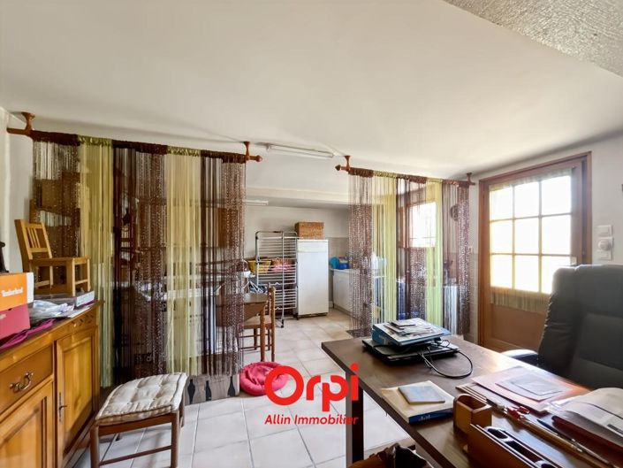 Image No.21-5 Bed House for sale