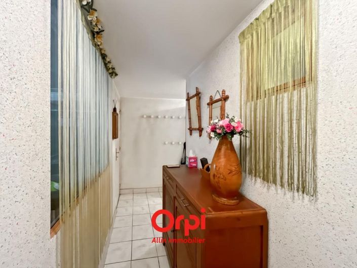 Image No.24-5 Bed House for sale
