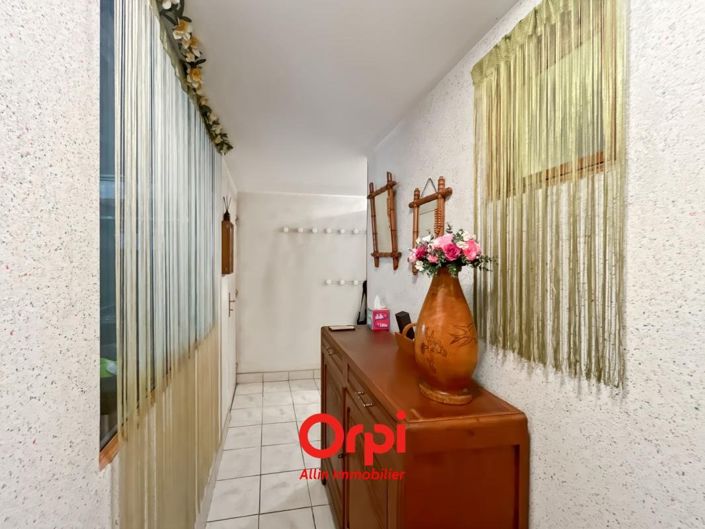 Image No.24-5 Bed House for sale