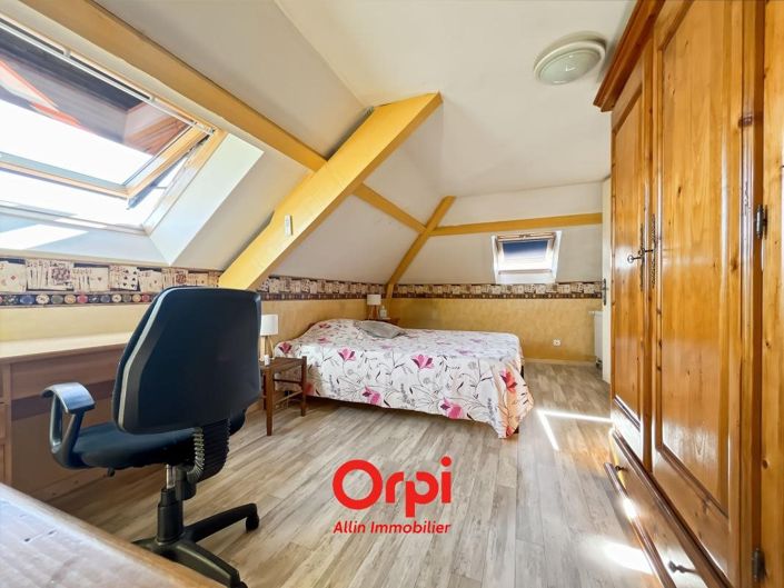 Image No.25-5 Bed House for sale