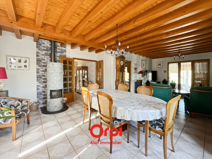 Image No.9-5 Bed House for sale