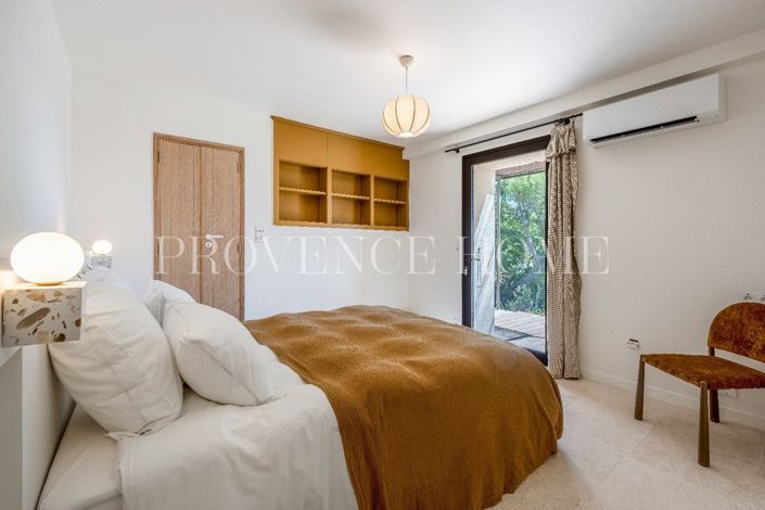 Image No.16-6 Bed House for sale