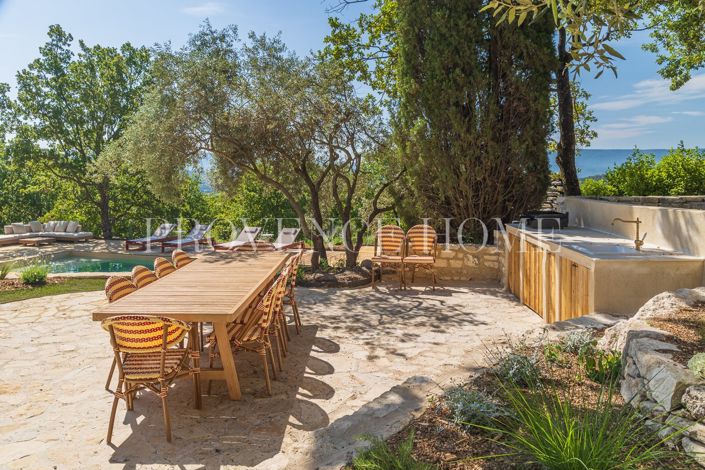 Image No.19-6 Bed House for sale