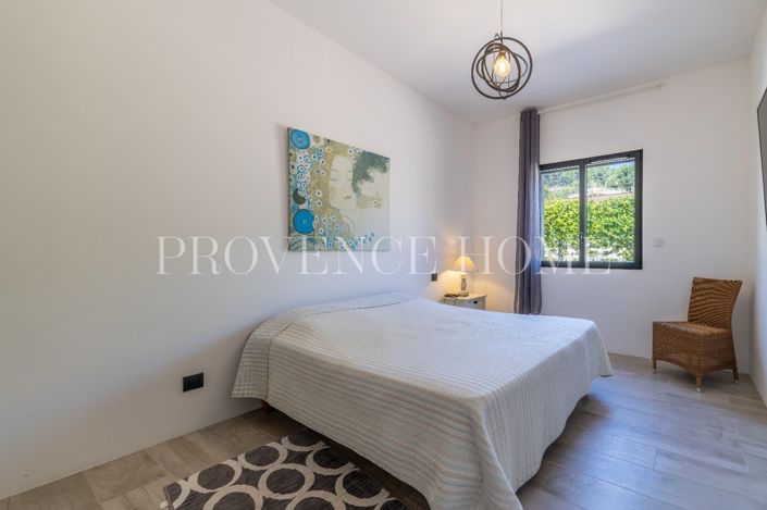 Image No.16-4 Bed House for sale
