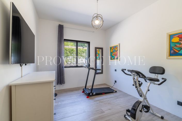 Image No.18-4 Bed House for sale