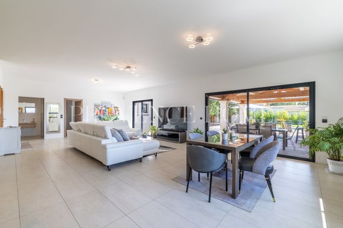 Image No.4-4 Bed House for sale