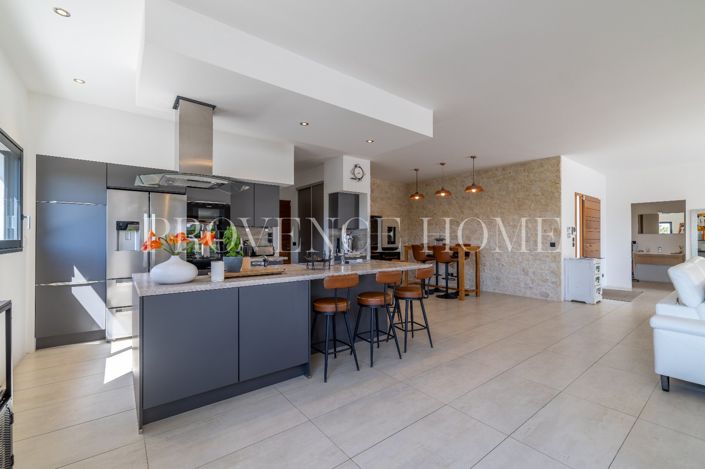 Image No.6-4 Bed House for sale