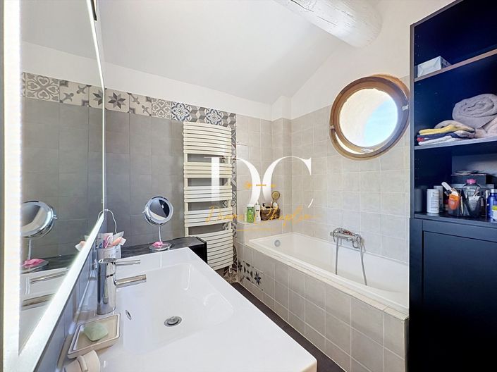 Image No.16-4 Bed House for sale