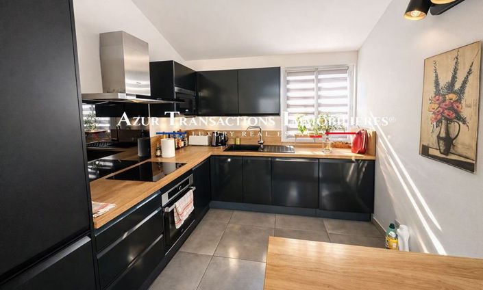 Image No.11-3 Bed House for sale
