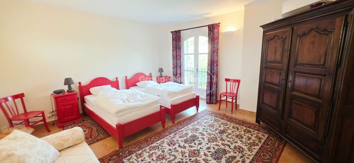 Image No.14-4 Bed House for sale