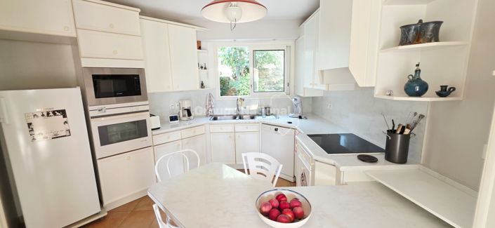 Image No.6-4 Bed House for sale