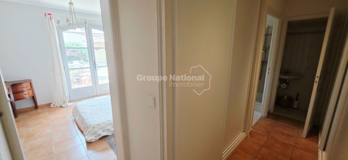 Image No.8-4 Bed House for sale