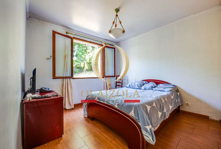 Image No.10-5 Bed House for sale