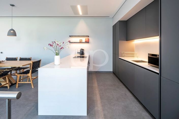Image No.21-4 Bed House for sale
