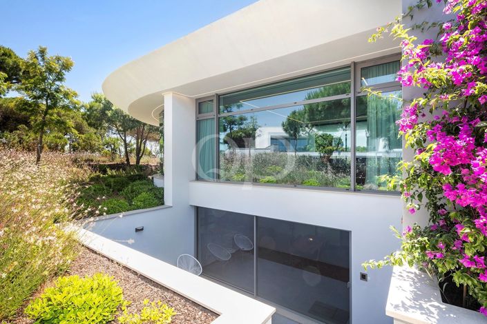 Image No.24-4 Bed House for sale