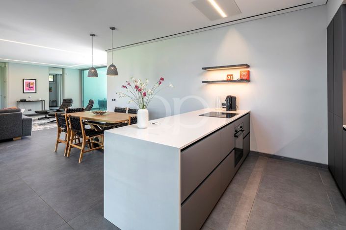 Image No.4-4 Bed House for sale