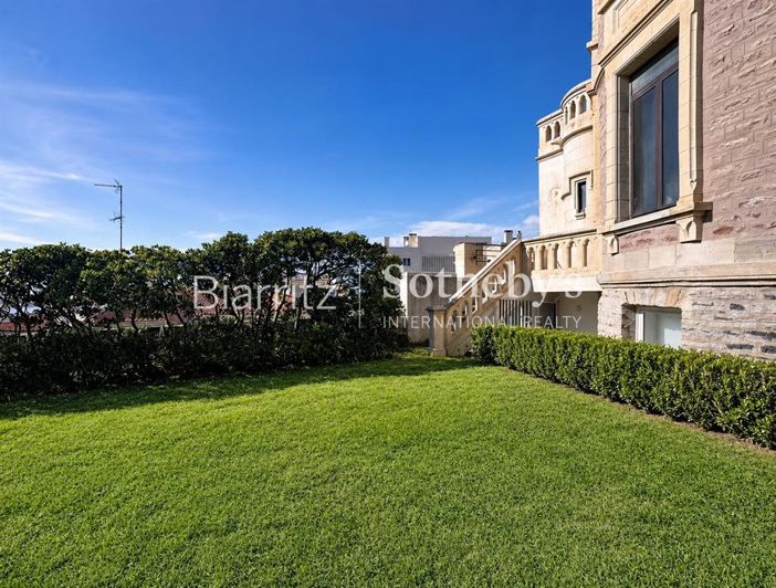 Image No.14-3 Bed Apartment for sale