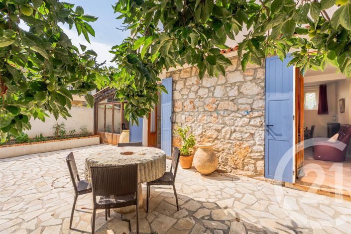 Image No.2-4 Bed House for sale
