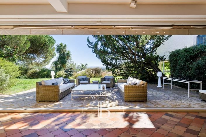 Image No.3-6 Bed House for sale