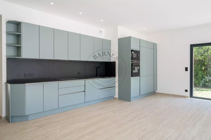 Image No.13-3 Bed House for sale