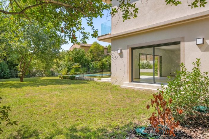Image No.14-3 Bed House for sale