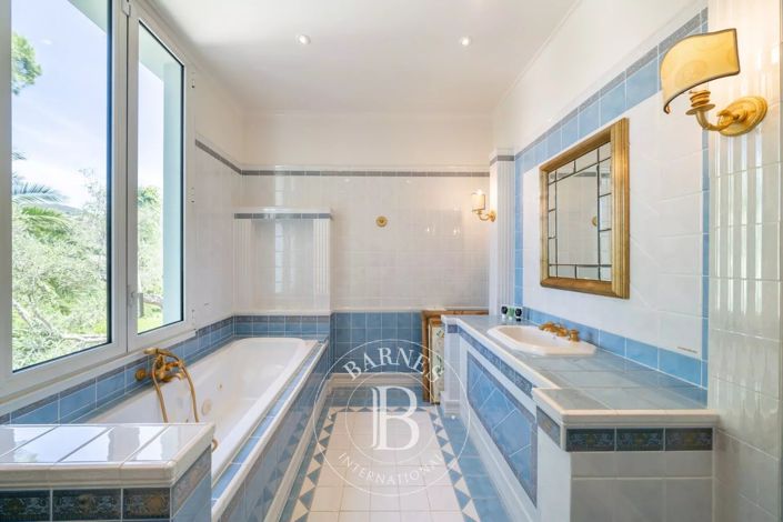 Image No.12-6 Bed House for sale