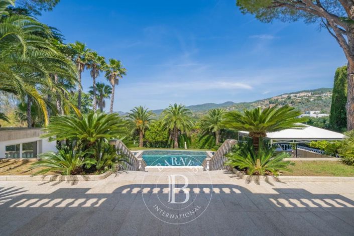 Image No.17-6 Bed House for sale