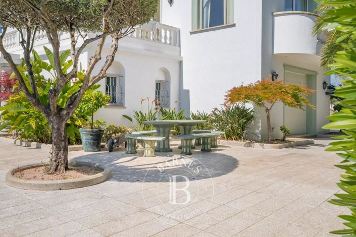 Image No.4-6 Bed House for sale