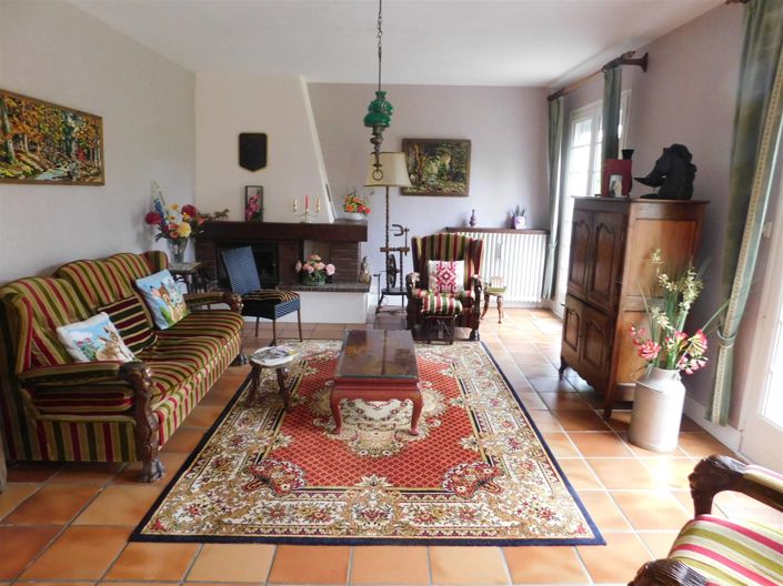 Image No.5-6 Bed House for sale