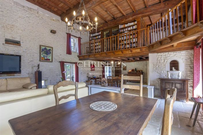 Image No.10-6 Bed House for sale