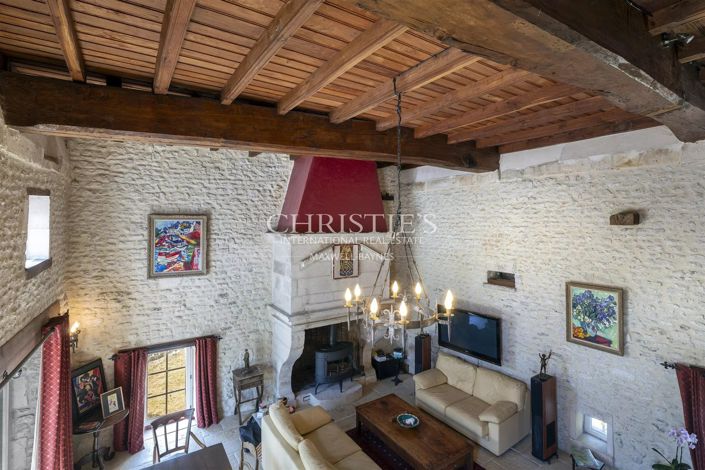 Image No.18-6 Bed House for sale