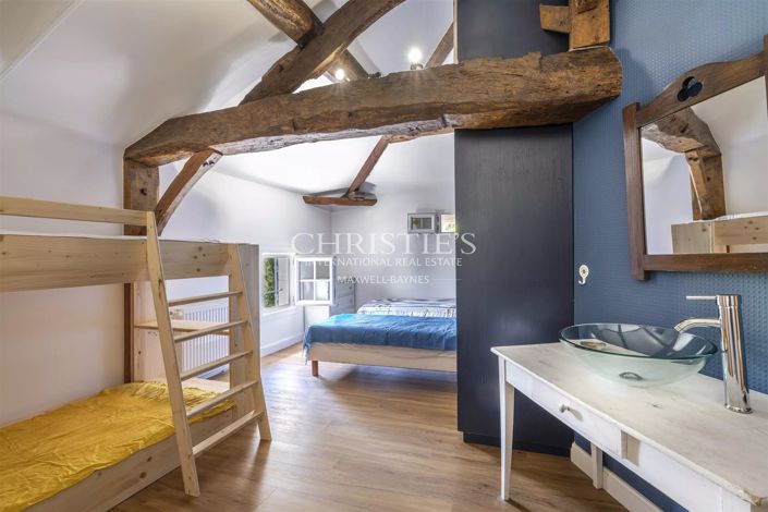 Image No.22-6 Bed House for sale