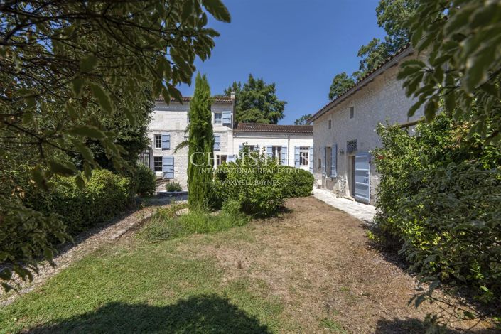 Image No.24-6 Bed House for sale